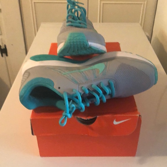 Nike Shoes - NIKE DART WOMENS RUNNING SNEAKER SIZE 8